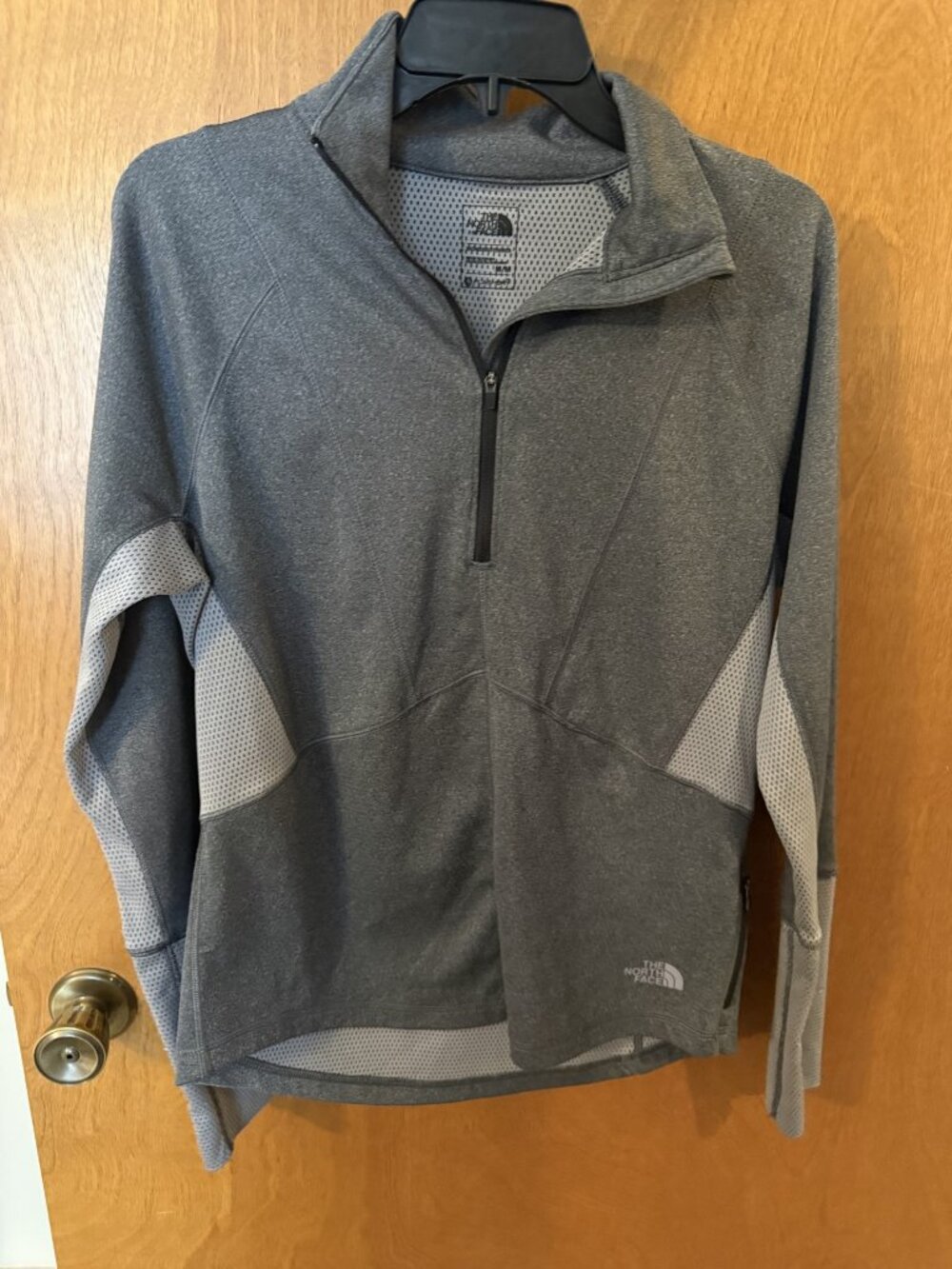 The North Face Women’s Ambition 1/4-Zip Lightweight Pullover Gray Size Medium